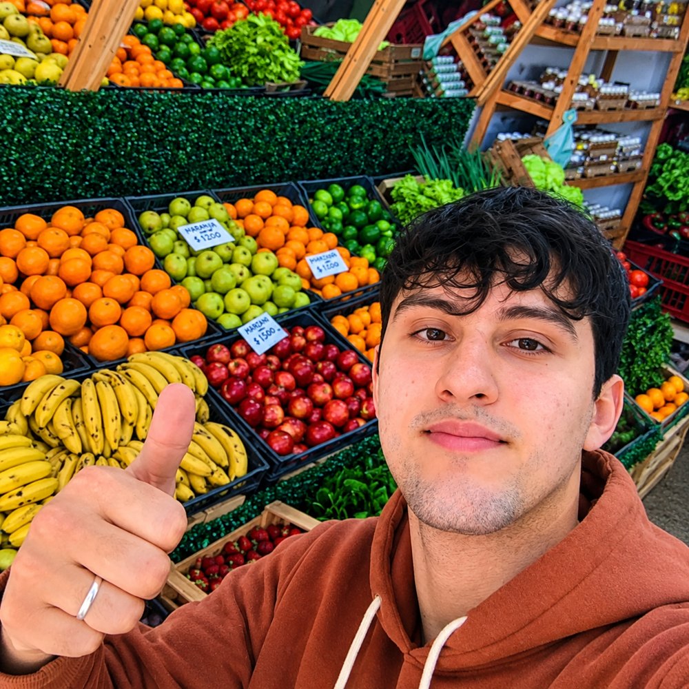 Joel en su verdulería